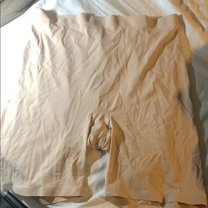 Smoothing undergarment